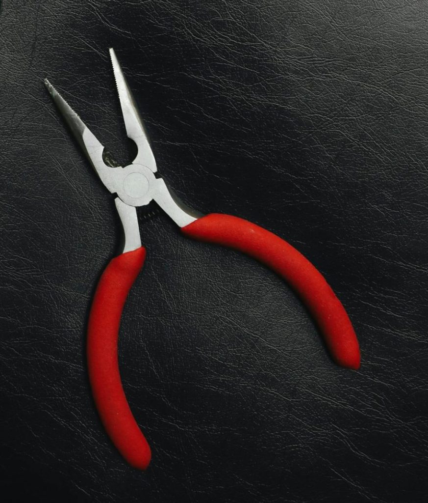 needle nose pliers needle nose pliers